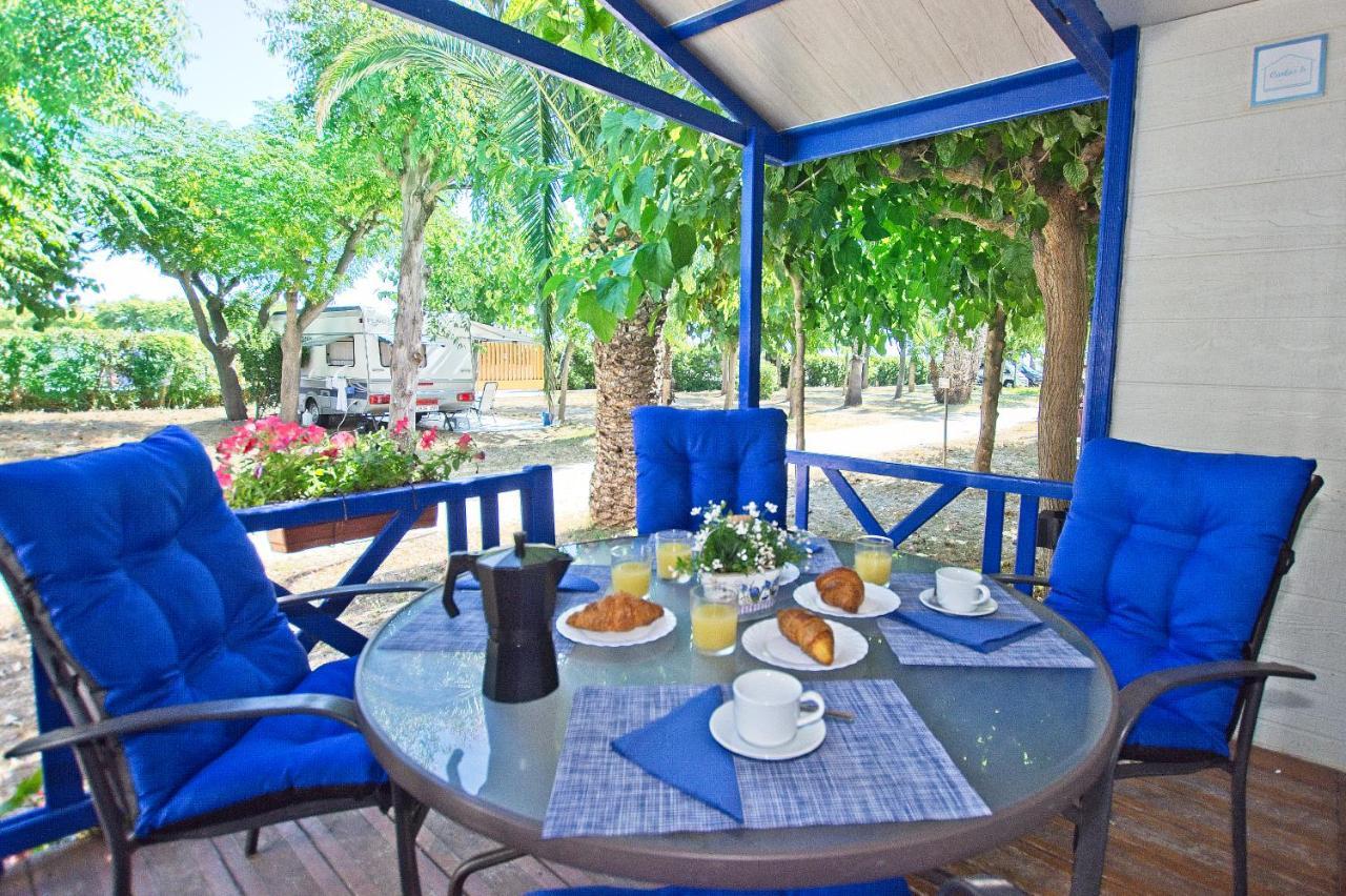 Camping & Bungalows Estanyet Лес-Касес- д'Альканар Экстерьер фото