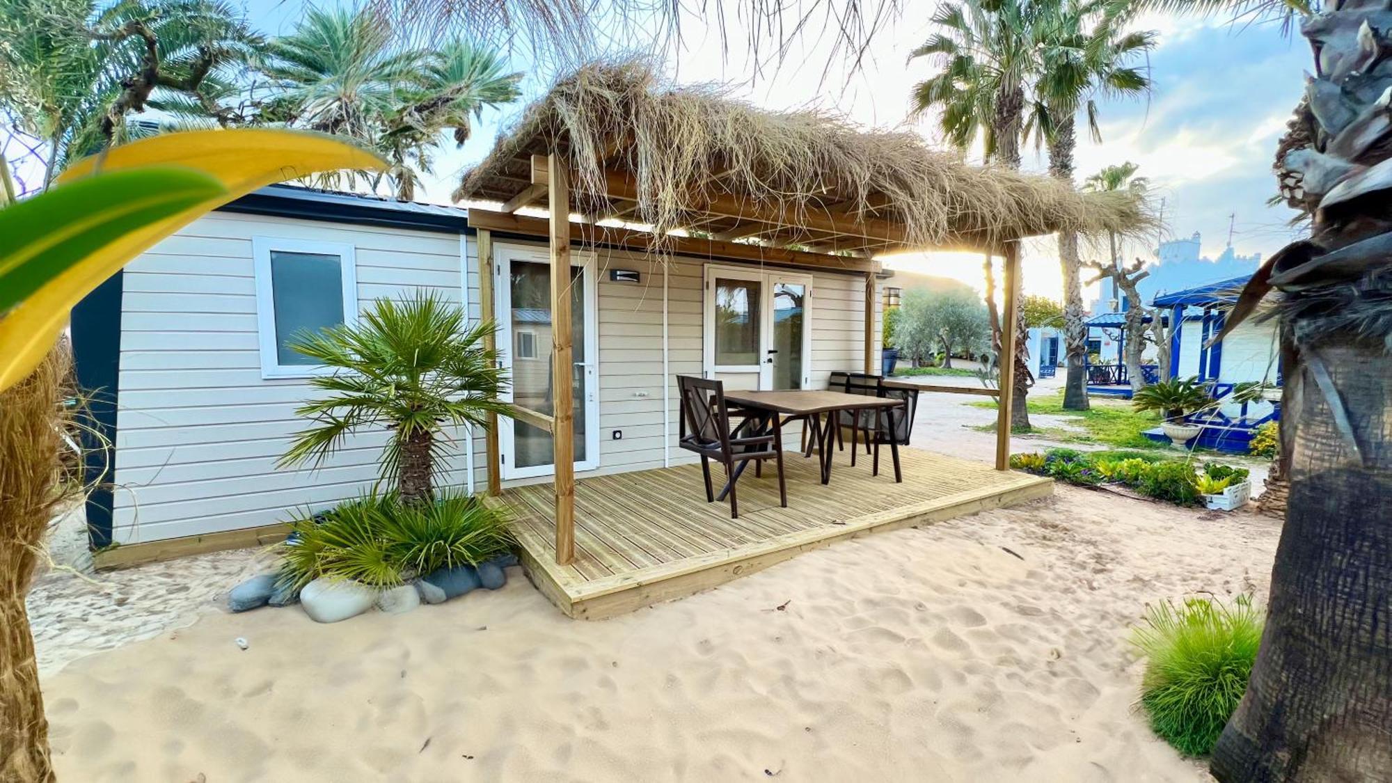 Camping & Bungalows Estanyet Лес-Касес- д'Альканар Экстерьер фото