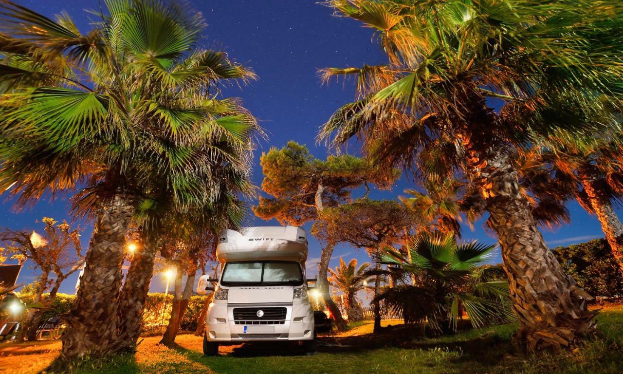 Camping & Bungalows Estanyet Лес-Касес- д'Альканар Экстерьер фото