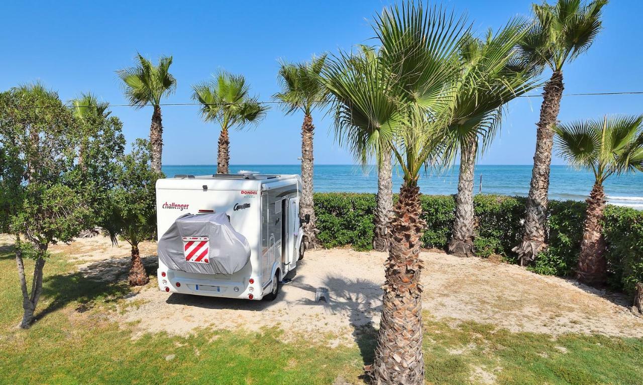 Camping & Bungalows Estanyet Лес-Касес- д'Альканар Экстерьер фото